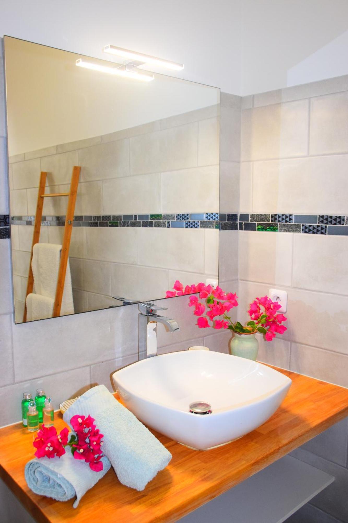 Tiko Lodge Sxm Quarter of Orleans ภายนอก รูปภาพ